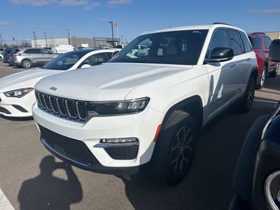 2023 Jeep Grand Cherokee Limited 4WD!