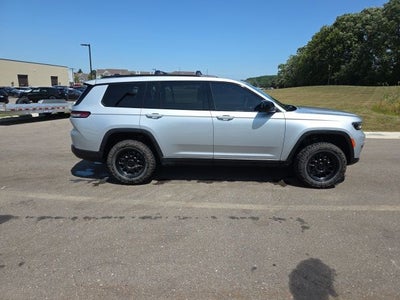 2024 Jeep Grand Cherokee L Laredo 4WD