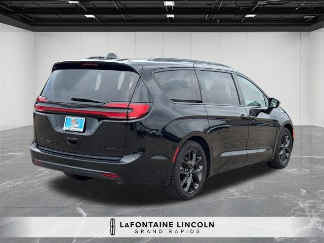 2025 Chrysler Pacifica Limited