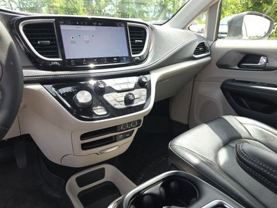 2022 Chrysler Pacifica Touring L AWD