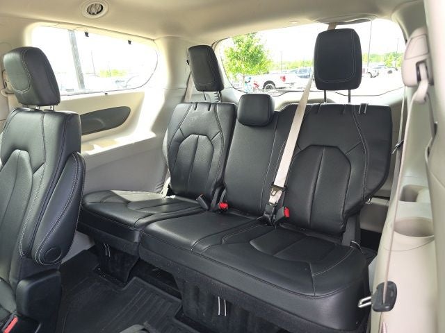 2022 Chrysler Pacifica Touring L AWD
