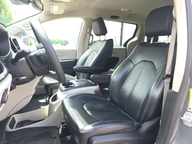 2022 Chrysler Pacifica Touring L AWD