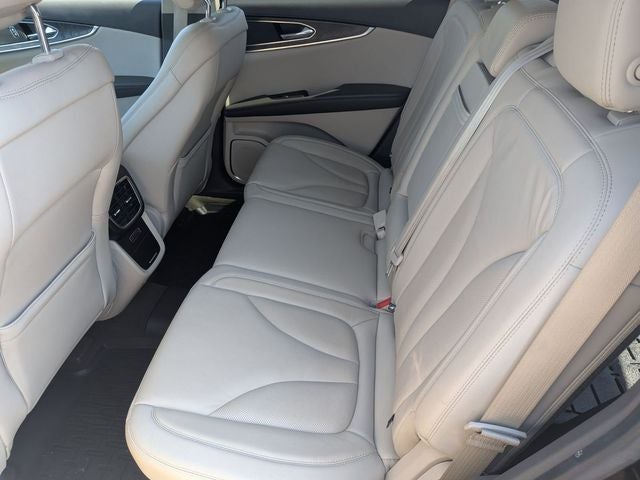 2019 Lincoln Nautilus Select