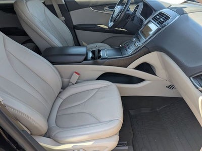 2019 Lincoln Nautilus Select