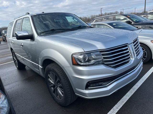 2017 Lincoln Navigator Select 4WD!