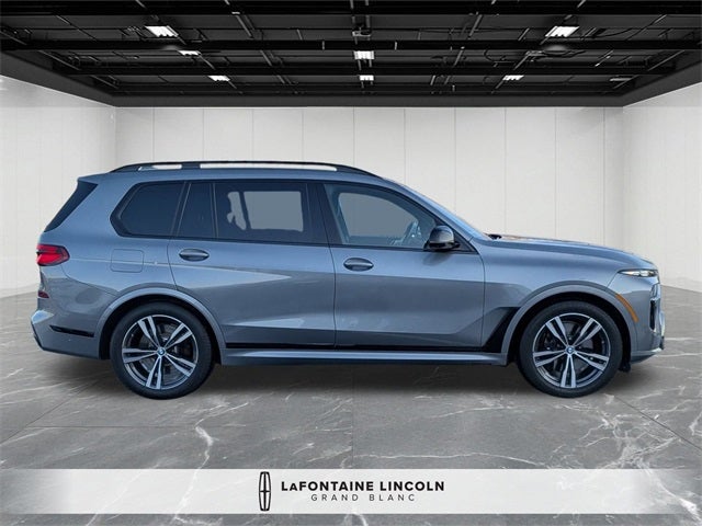 2025 BMW X7 M60i