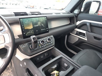 2023 Land Rover Defender 130 SE
