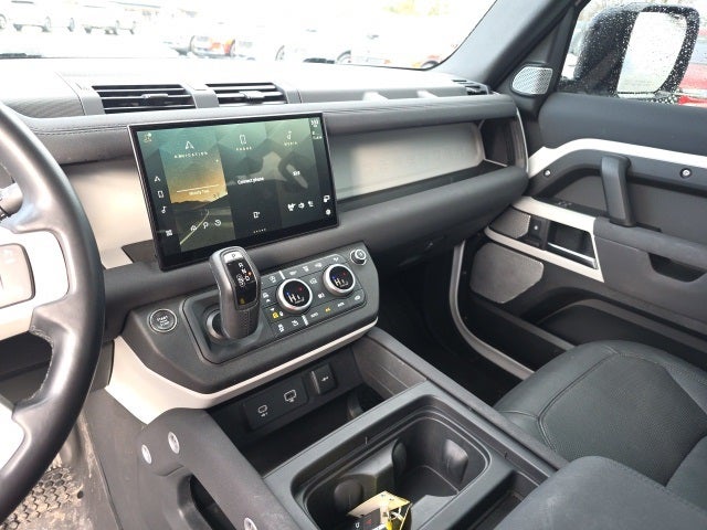 2023 Land Rover Defender 130 SE