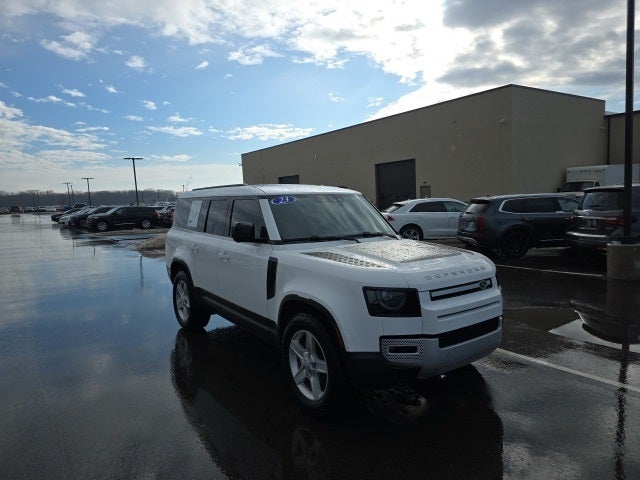 2023 Land Rover Defender 130 SE
