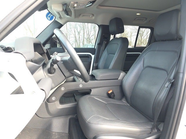 2023 Land Rover Defender 130 SE